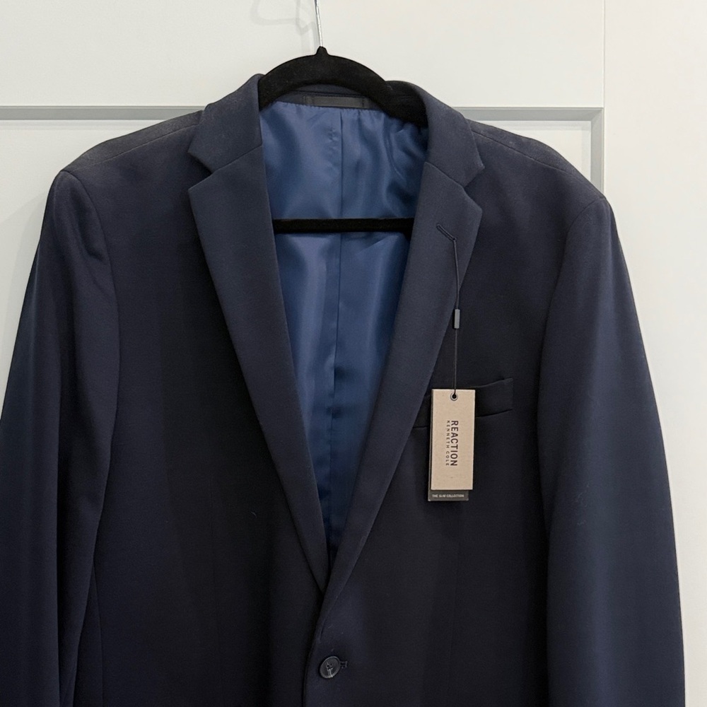 NWT Navy Men's Blazer​​ - Picture 4 of 6